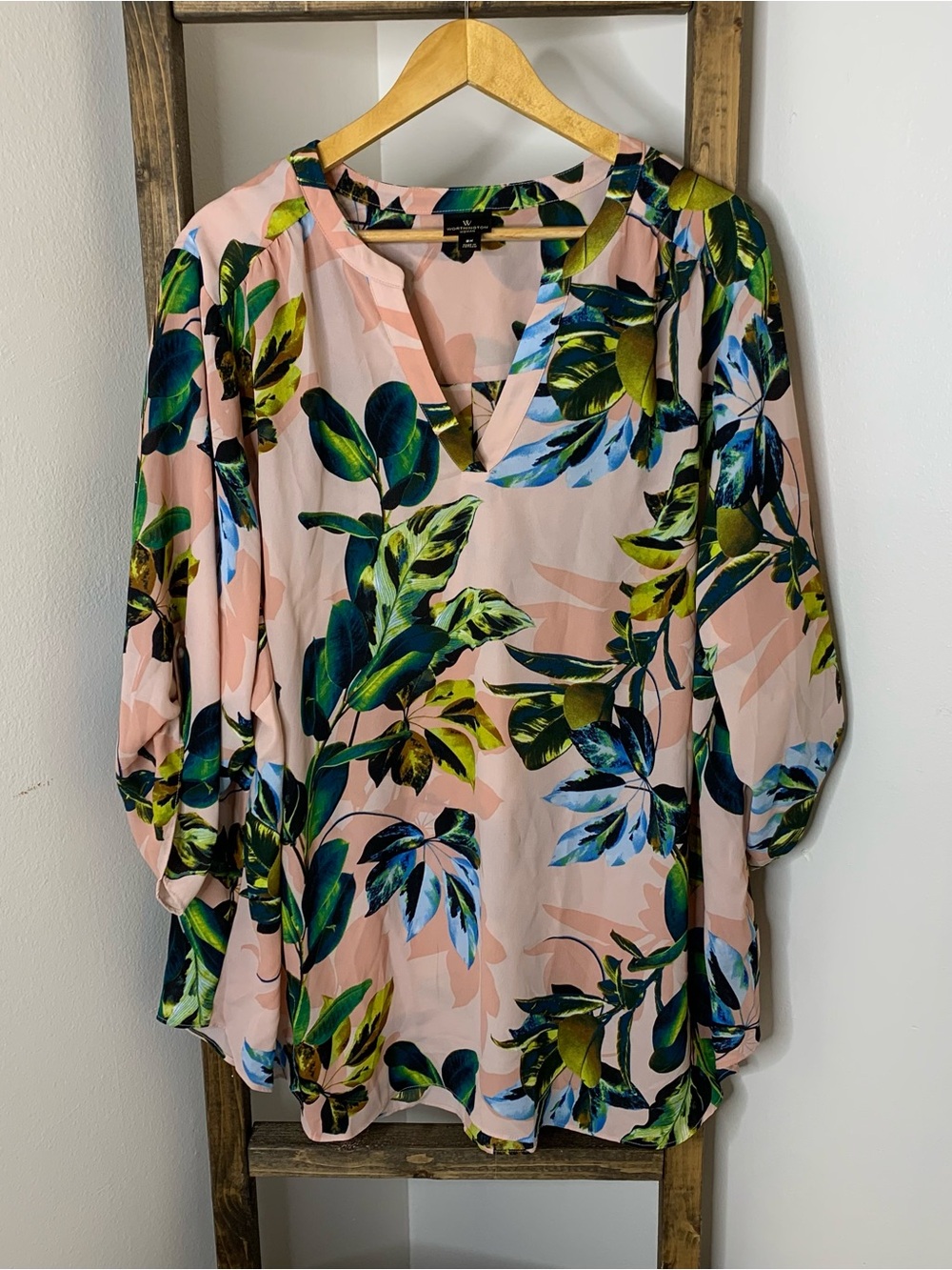 Worthington Floral Pink V-Neck Blouse with Green & Blue Leaf Print Size 3XL